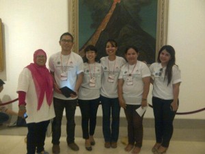 Indah, Agus, Nondita and two other Indonesian friends (Left to right) 