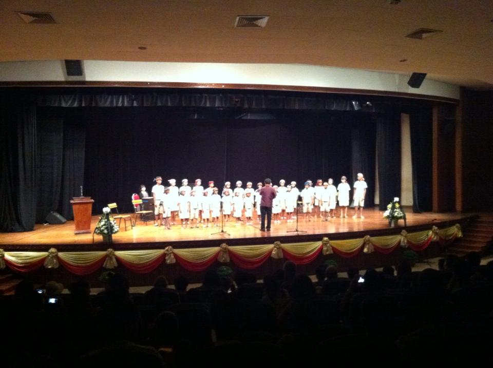 Choir of Cambodian kids was the highlight of the concert where Khmer and Korean artists sang opera and played some modern musical instruments. January/2013